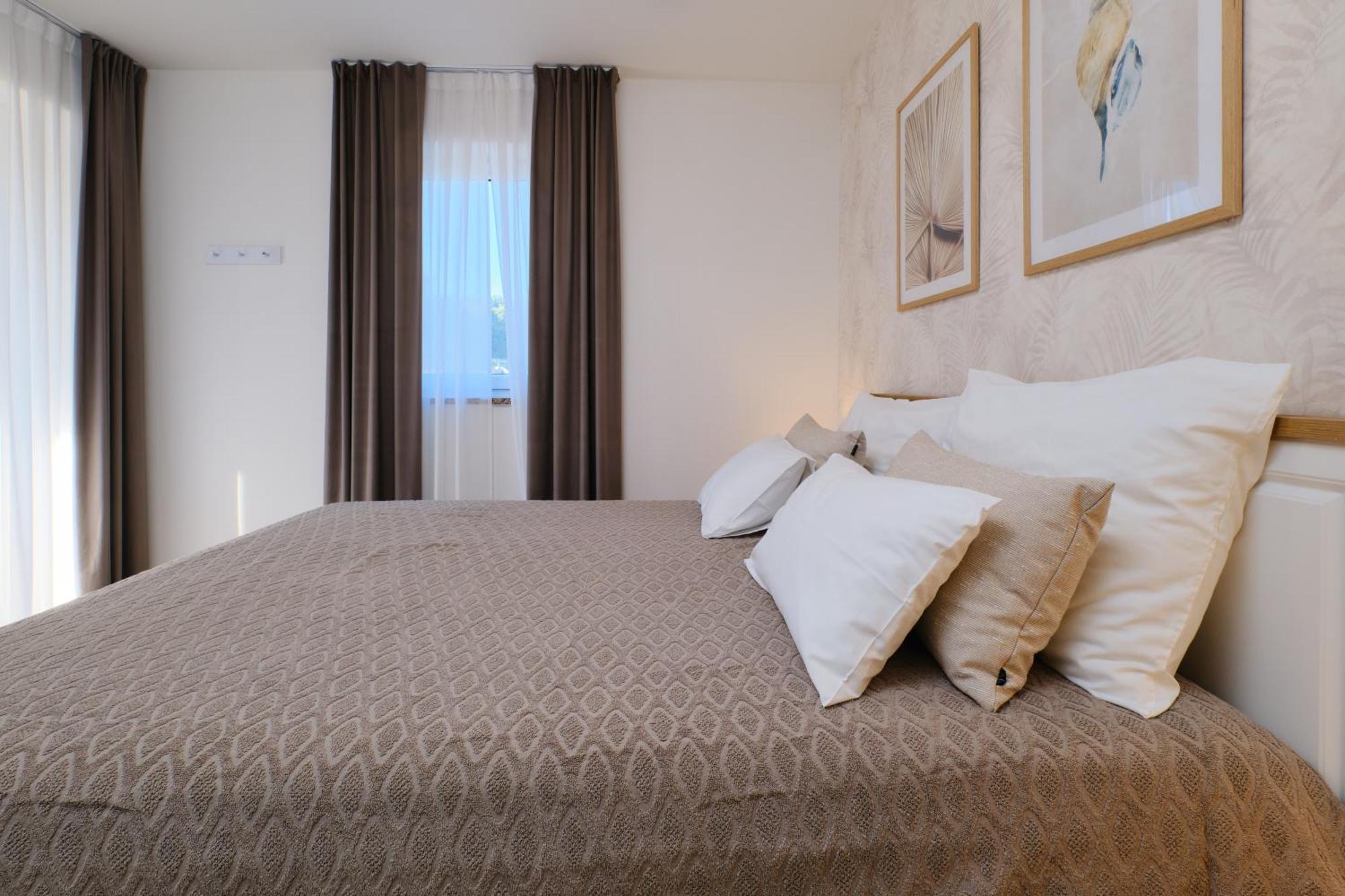 Apartments Divna 木洛希尼 外观 照片